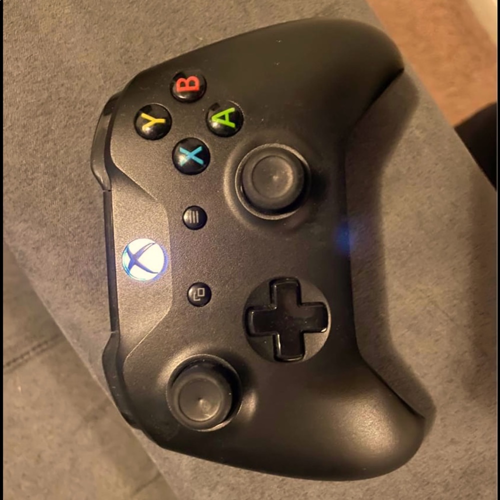 Black Wireless Xbox One Controller